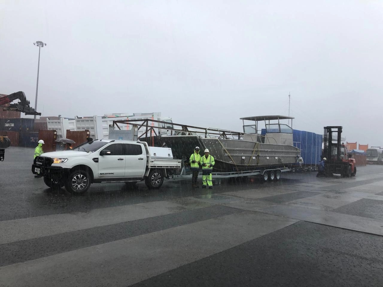Landing Craft Boat Cargo Boat Bateau de débarquement Bateau cargo