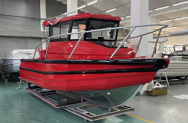 Bateau de pêche en aluminium Easy Craft de 6,85 m de vitesse avec cabine