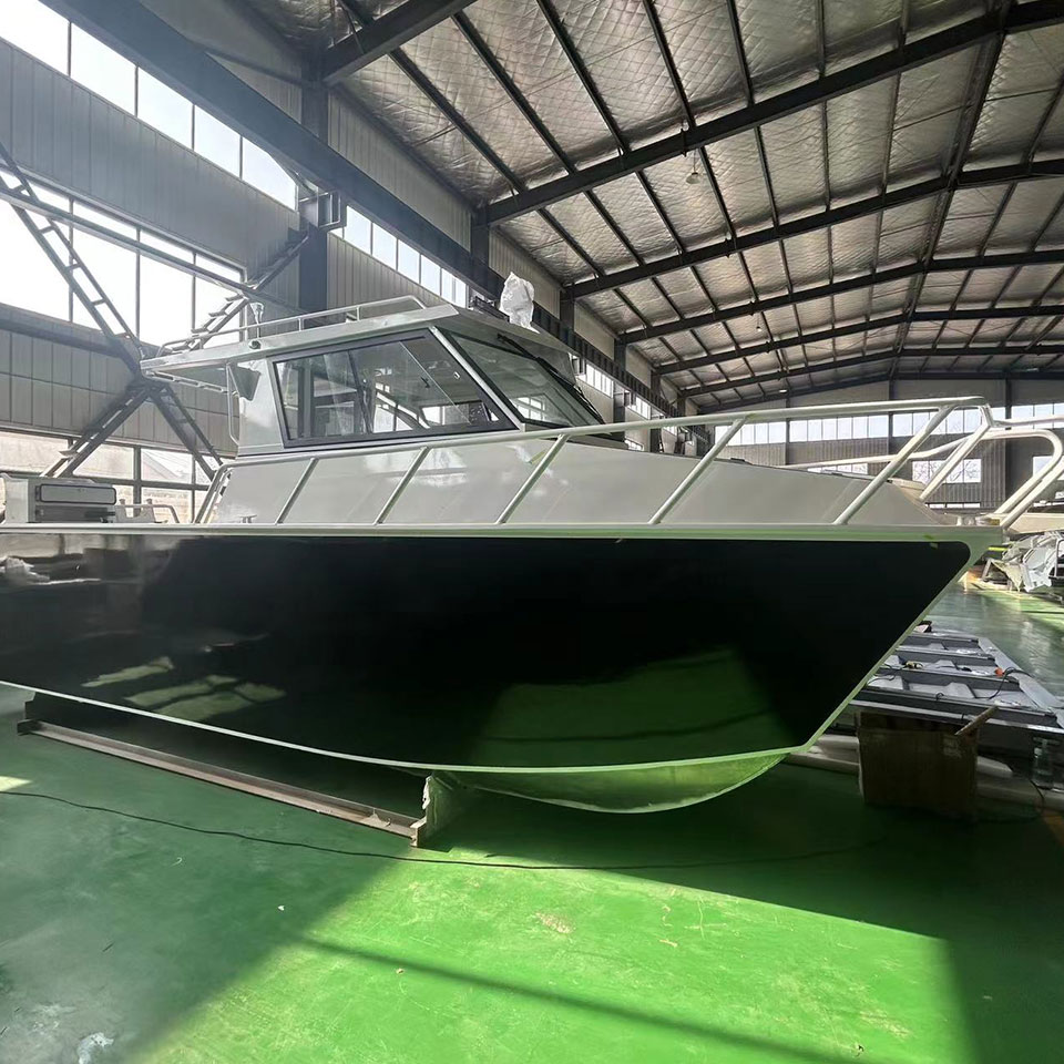 Bateau catamaran de 7,9 m